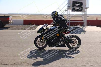 media/Nov-03-2025-Lets Ride (Mon) [[4d74c1c4d3]]/B Group/Grid/